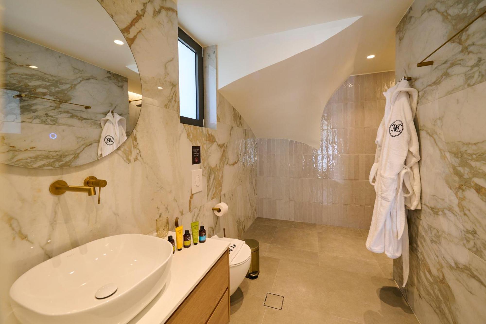 Monarco Executive Hotel